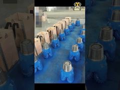 トリコーンビット